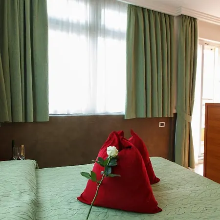 Готель Allegroitalia Rosa Алассіо